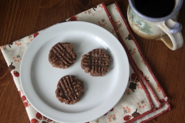 These no-bake peanut butter cookies are naturally gluten-free, refined sugar-free, and vegan. Full of protein and healthy fats they are a fulfilling and sweet treat perfect for dessert or afternoon snack. 