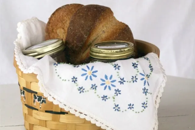 Give love by perfecting the art of making and giving homemade bread and jam gift baskets for every occasion and person on your gift list.