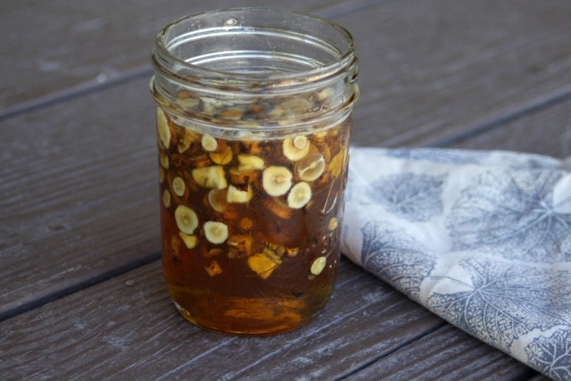 Make the most of fall's healing roots by making dandelion root infused honey to help the body flush toxins and aid digestion.