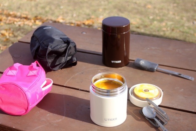 How to Preheat a Thermos for Packing Hot Lunches 