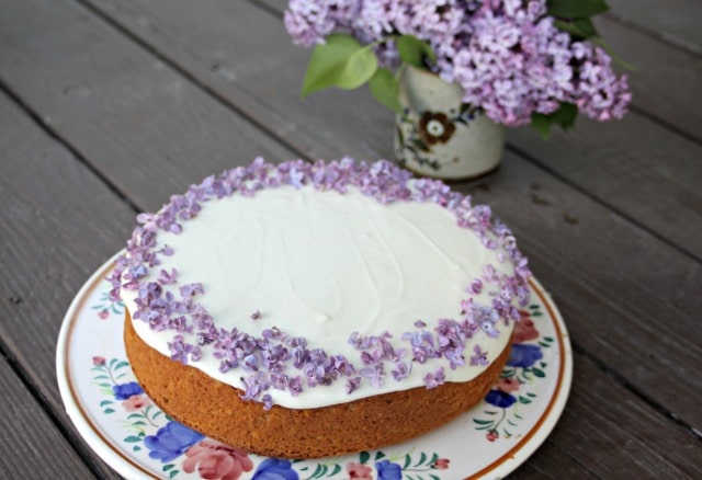 Make the most of beautiful seasonal flowers and delicious honey with this simple to bake and utterly delightful lilac honey cake.