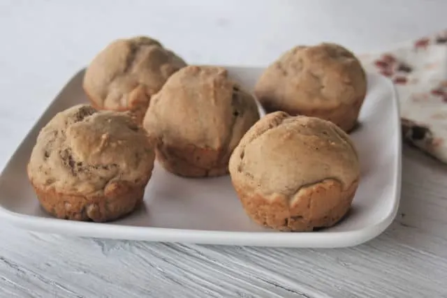 A plate of applesauce muffins.