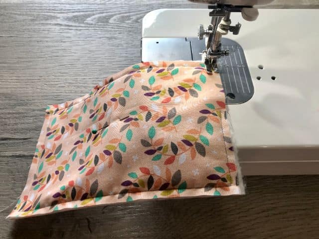 Sewing around perimeter of square with sewing machine